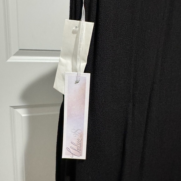 Chelsea28 Women’s Black Cold Shoulder Sheath Dress - Picture 3 of 6